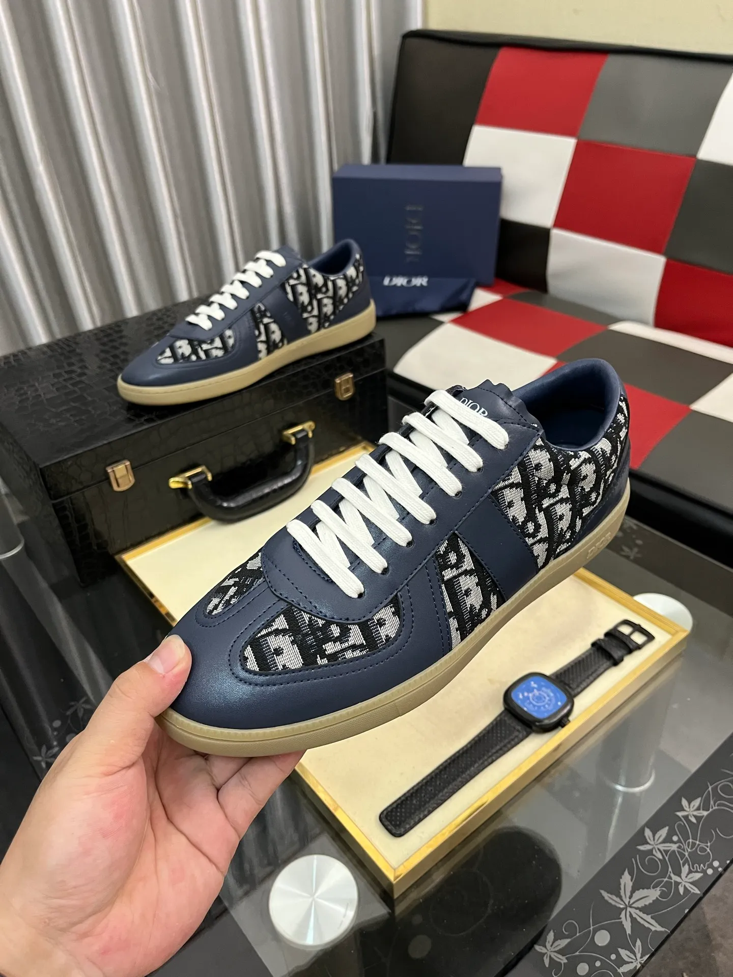 Men's shoes 💰380⌚️⌚️ 【Dior*DIAO】original quality.~ Unique modern style sneakers. 🏃A must-have casual shoe for trendy men😍😍 Original brand imported from Italy, imported original leather, sheep lining (refuses to discolor and grind feet) Sole: Original sole provided by the original factory, French lazy style design ⚠️Fit to the feet, original quality, super comfortable original sole. Code number: 38-445️⃣Colors available